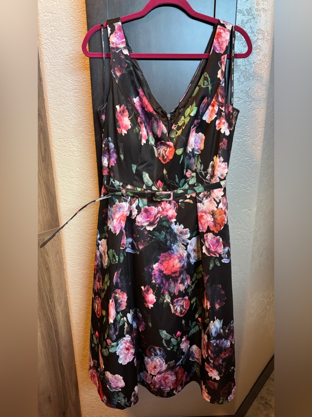 City Chic Black Floral V-Neck Midi Dress